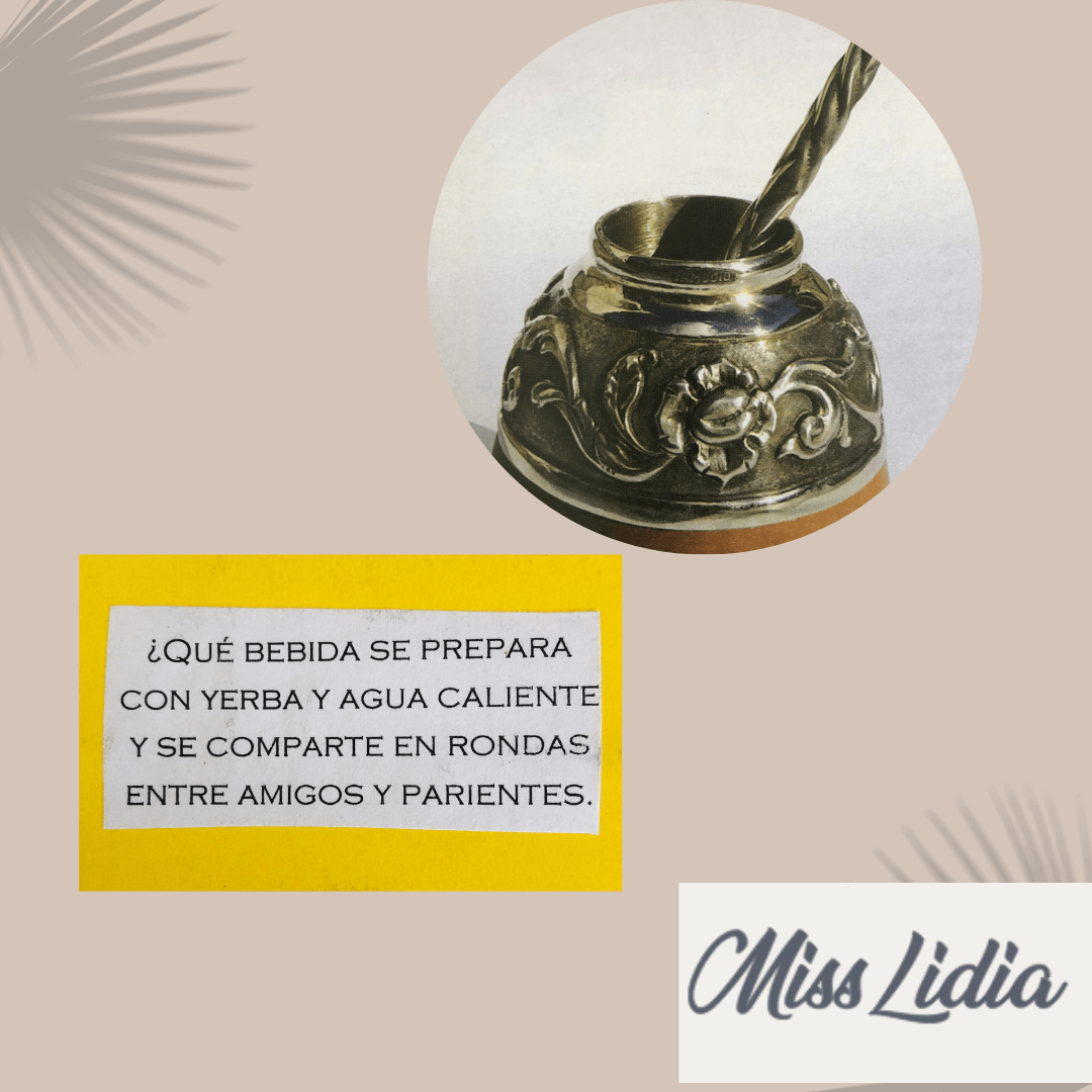 Adivinanza del mate: tradiciones argentinas Placa con una fotografía de un mate metálico y una adivinanza sobre la bebida que se comparte en rondas.