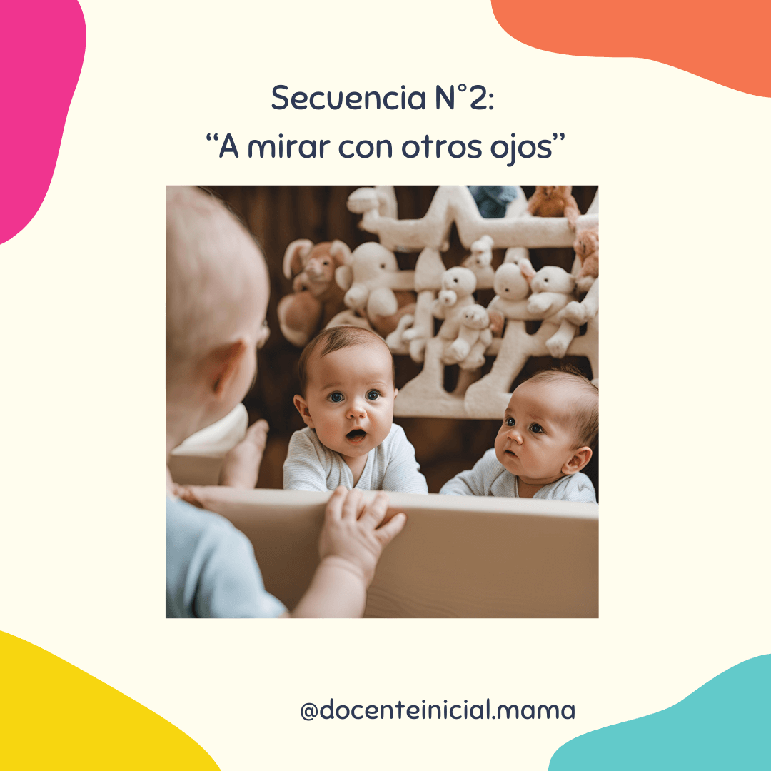 Bebés observando un espacio con juguetes colgantes Dos bebés miran hacia adelante desde un corral o cajón, mientras otra figura queda desenfocada en primer plano y detrás cuelgan peluches y juguetes.